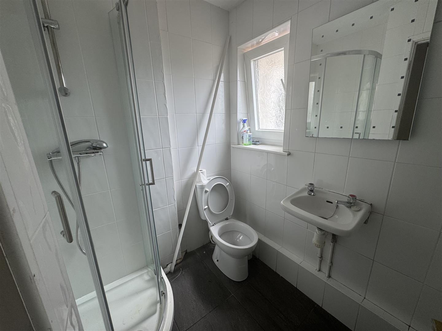 Gowerton Road, Three Crosses, Swansea, SA4 3PY